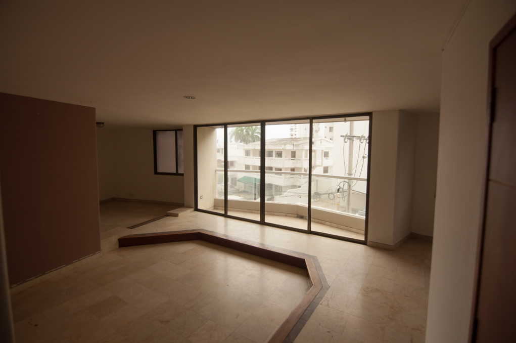 Imagen extraída de https://davivienda-bienes-cms.s3.amazonaws.com/000000000444_CR_1_11_24_AP_303_BRR_BOCAGRANDE_EDIFICIO_DON_PEDRO_DE_HEREDIA_SALA_4f2fc50b7c.jpg