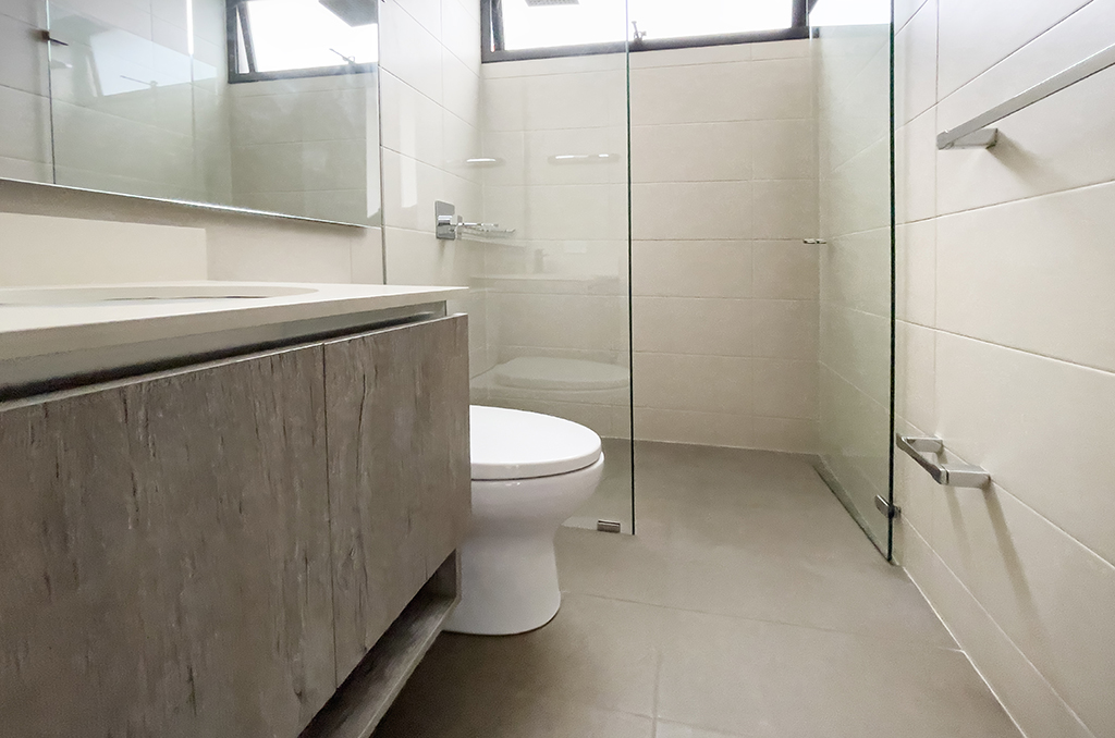 Imagen extraída de https://davivienda-bienes-cms.s3.amazonaws.com/8_Bano_4f0a185830.jpg